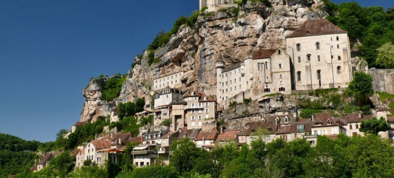 Villa in Bruniquel by Aveyron River图片