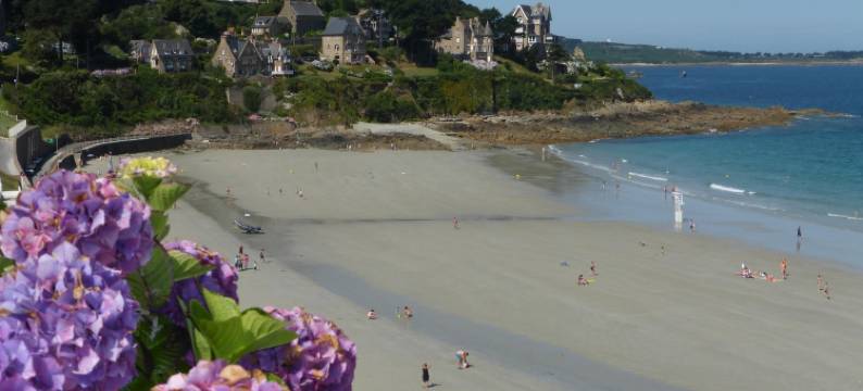 Holiday home with sea view in Perros-Guirec图片