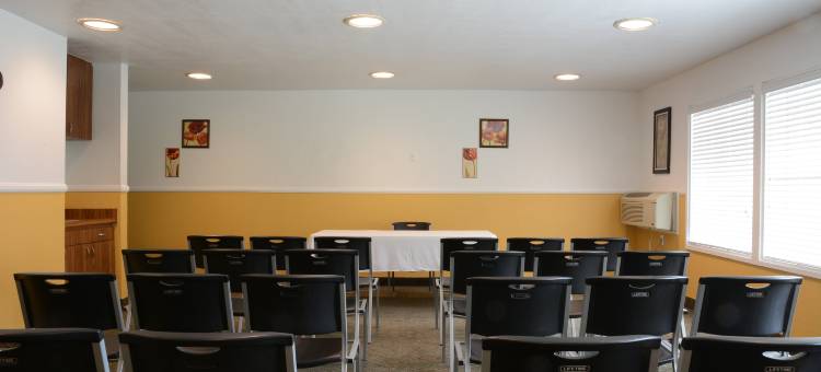 圣迪马斯红顶酒店-展览中心(Red Roof Inn San Dimas - Fairplex)图片