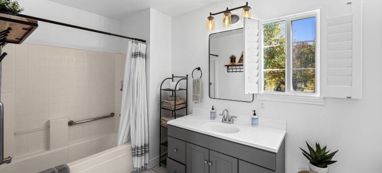 快乐小径西(Happy Trails West Inn)图片