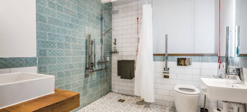 瓦尔汉普顿阿尔姆斯酒店(The Walhampton Arms)图片