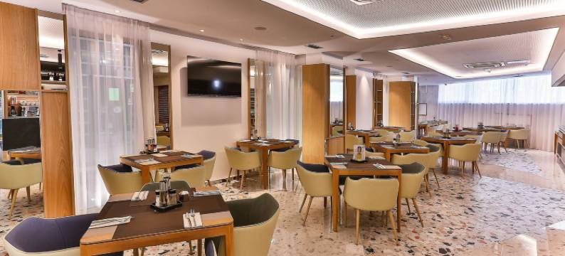 Carine Hotel Centar图片