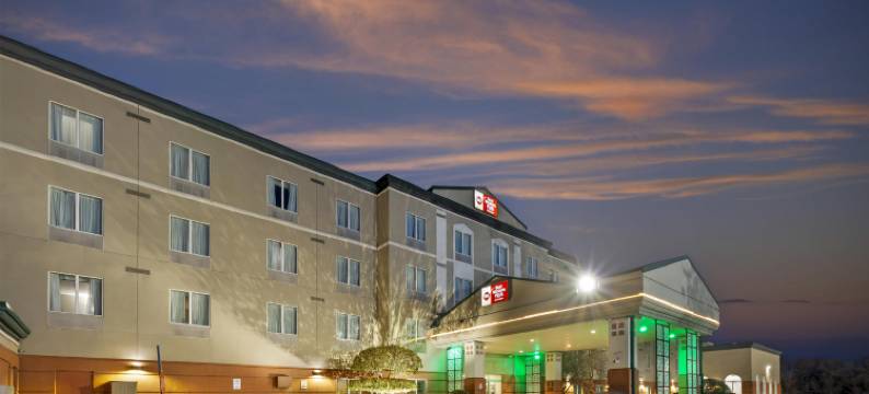 佩姆比纳贝斯特韦斯特优质套房酒店(Best Western Plus Pembina Inn  Suites)图片