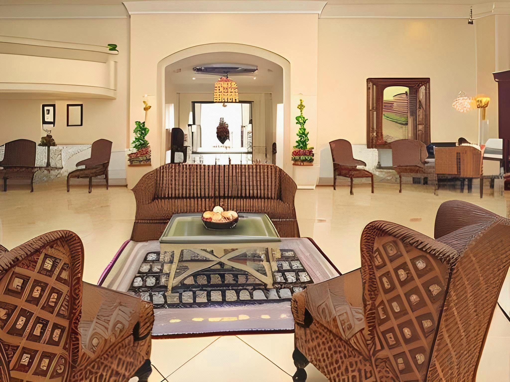 Gran Hotel Diligencias Over view