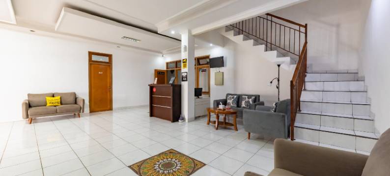 塞特拉萨里我的霍奈城市景观酒店(RedDoorz Plus Near Universitas Maranatha Bandung 2)图片