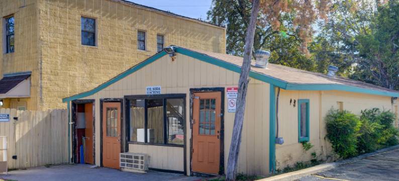 罗德威酒店(Capital O Travelers Inn Lawton Fort Sill)图片