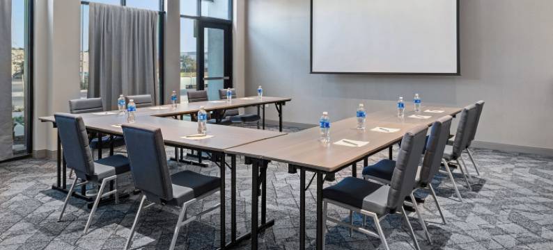 万豪万怡酒店伍德兰德(Courtyard by Marriott Woodland)图片