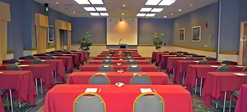 梅因盖特湖边度假酒店(Maingate Lakeside Resort)图片