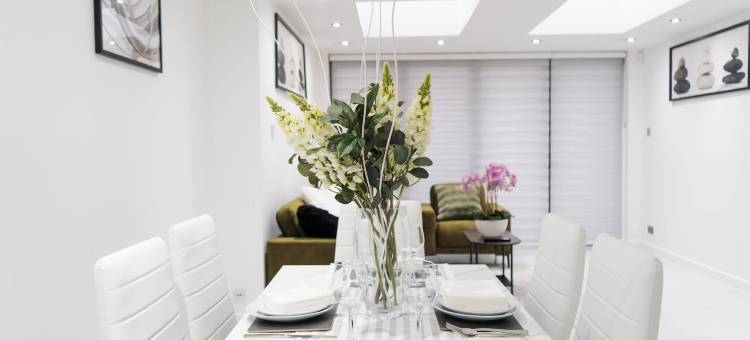 免费停车 - 海斯 - 希思罗 - 豪华三卧室家庭公寓 - 承包商住宿(Free Parking - Hayes - Heathrow - Luxe 3BR Family -contractor Stay)图片