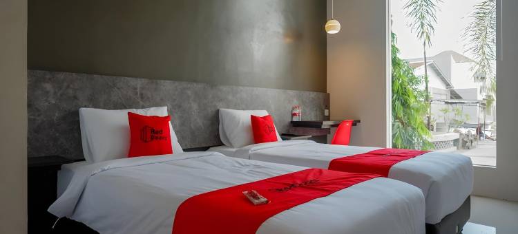 红多兹Plus酒店-近梭罗巴鲁(RedDoorz Plus Near Solo Baru)图片