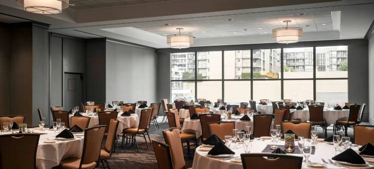 温哥华机场万豪酒店(Vancouver Airport Marriott Hotel)图片