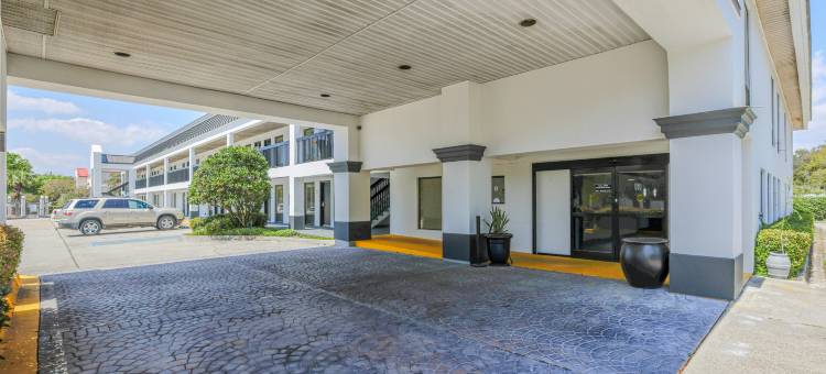沃尔顿堡滩玛丽埃斯特贝蒙特套房酒店(Townhouse Fort Walton Beach Hurlburt Field)图片