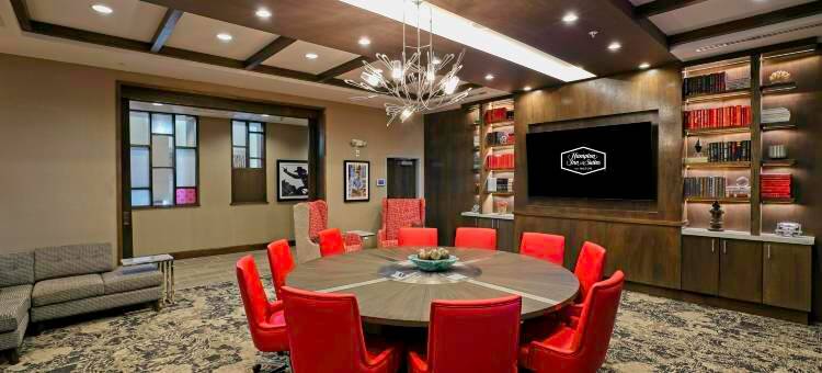 拉伯克大学欢朋套房酒店(Hampton Inn & Suites by Hilton Lubbock University)图片
