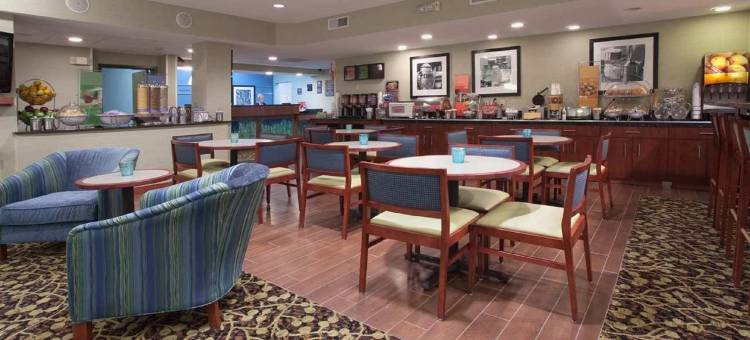 FairBridge Inn & Suites 桑顿(FairBridge Inn & Suites Thornton)图片