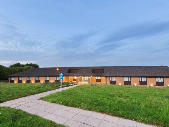 萨顿斯科特尼南温德姆戴斯酒店