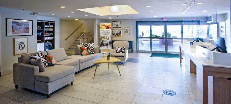 Holiday Inn & Suites 奥索尤斯(Holiday Inn & Suites OSOYOOS by IHG)图片