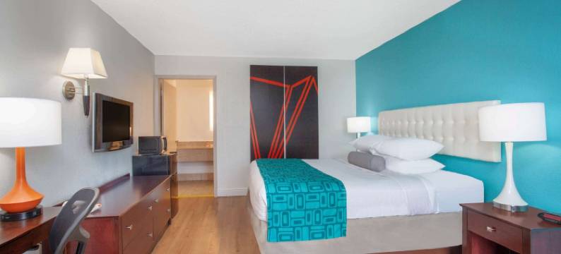 奥兰多美洲最佳价值酒店(Howard Johnson by Wyndham Airport Florida Mall)图片