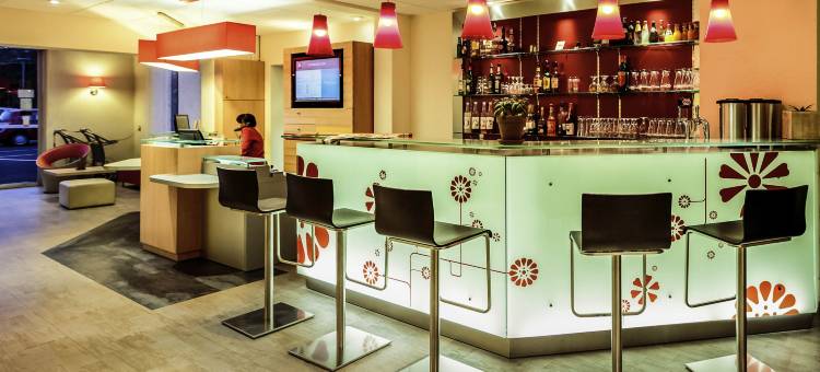 宜必思克莱蒙费朗南部埃尔贝广场酒店(Ibis Clermont-Ferrand Sud Carrefour Herbet)图片
