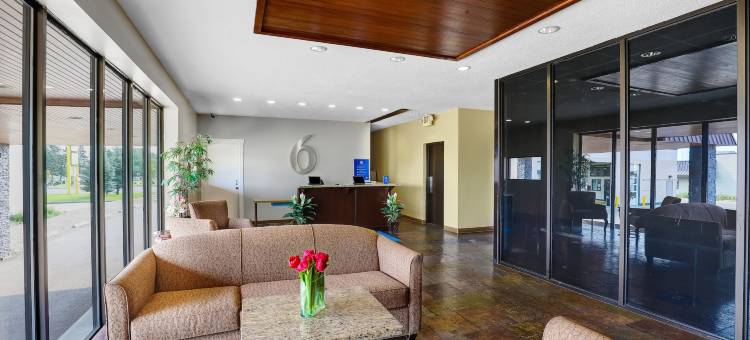 亚伯达布鲁克斯 6 号汽车旅馆酒店(Motel 6 Brooks, AB)图片