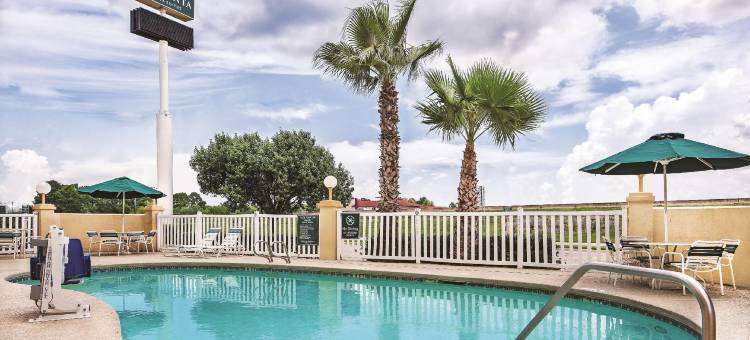 休斯顿贝敦东拉昆塔温德姆套房酒店(La Quinta Inn & Suites by Wyndham Houston Baytown East)图片