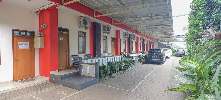 红多兹酒店-近IPDN2号(RedDoorz Near Ipdn 2)图片