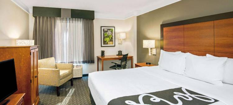 圣安东尼奥机场拉昆塔温德姆套房酒店(La Quinta Inn & Suites by Wyndham San Antonio Airport)图片