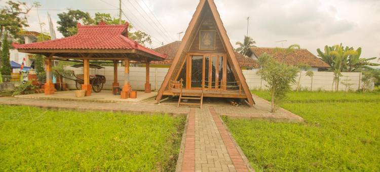 贾贾平旺萨洛卡酒店(Jajapin Wangsaloka)图片