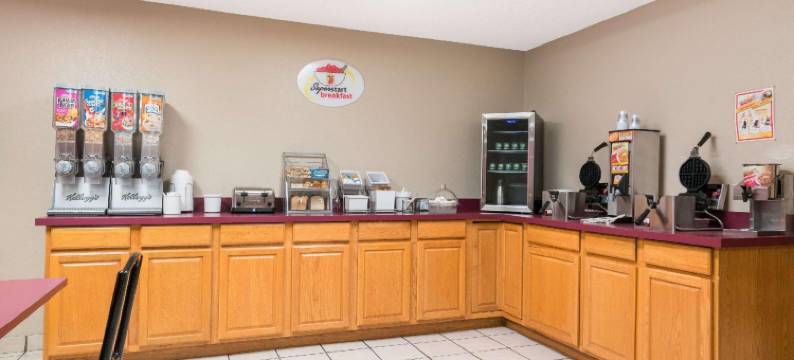 圣克劳德速8酒店(Super 8 by Wyndham St. Cloud)图片