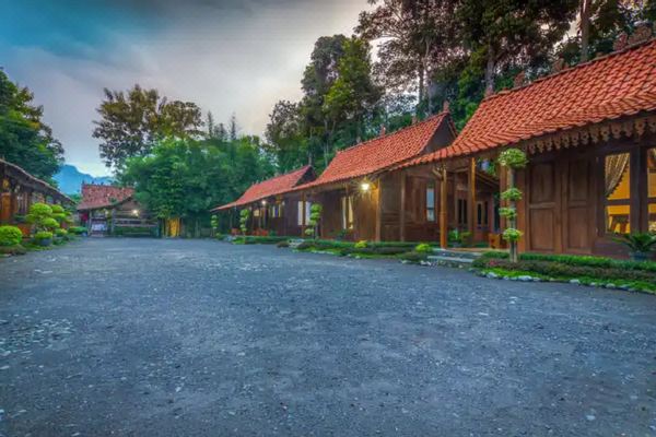 Borobudur temple eco-friendly hotels