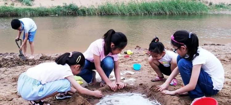 腾格里沙漠漠客越野营地图片