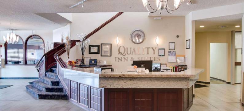 尼斯库艾德蒙顿机场温德姆华美达酒店(Ramada by Wyndham Nisku Edmonton Airport)图片