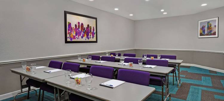 休斯顿韦斯特切斯温德姆呗盟酒店(Baymont by Wyndham Houston/Westchase)图片