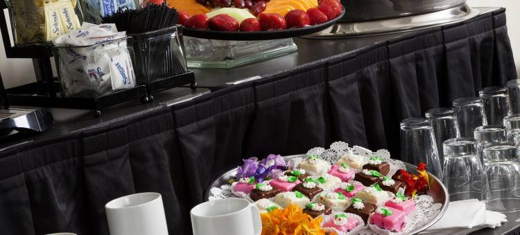 纽瓦克机场希尔顿欢朋酒店(Hampton Inn by Hilton Newark Airport)图片