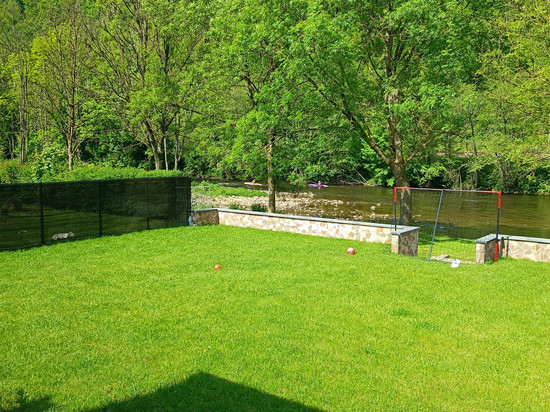 "脚在水中"的别墅