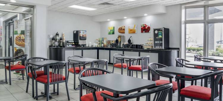 宴会中心品质套房酒店(Quality Inn & Suites Banquet Center)图片