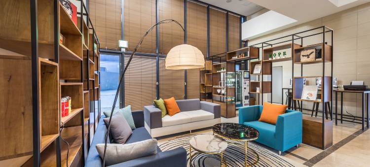 西湾滨海酒店(Western Bay Marina Hotel)图片