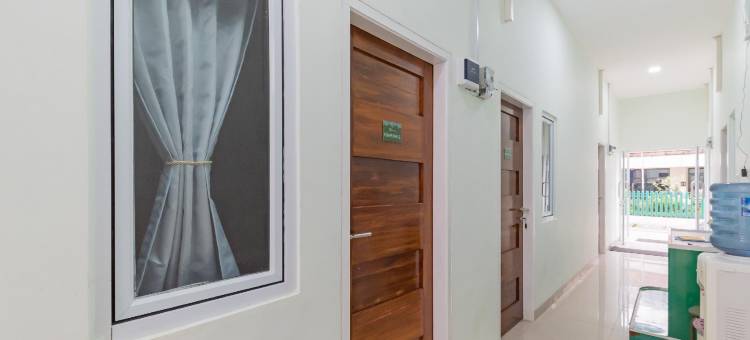 厄本维尤霍特尔纳卡夏布朗朗(Urbanview Hotel Nakasya Burangrang)图片