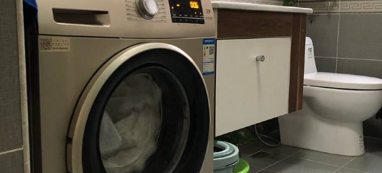 近航母主题公园现代简约三居公寓(渔航路分店)图片