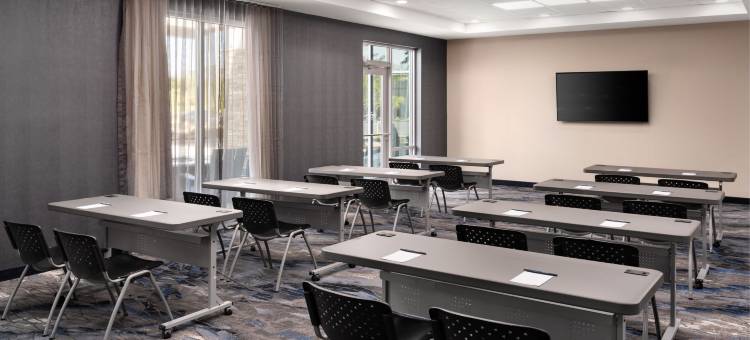 韦克罗斯万枫酒店(Fairfield Inn & Suites Waycross)图片