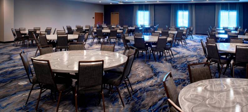 哥伦布万枫套房酒店(Fairfield Inn & Suites Columbus, IN)图片