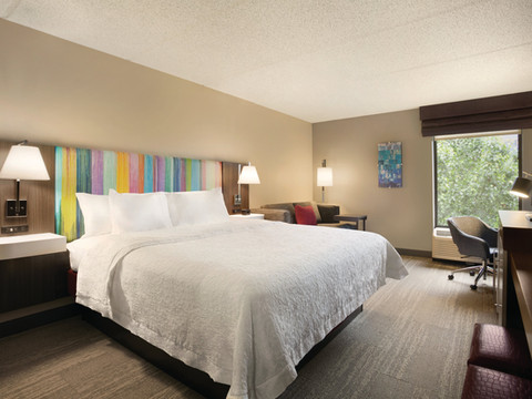 希尔顿欢朋酒店-休斯顿布鲁克霍洛