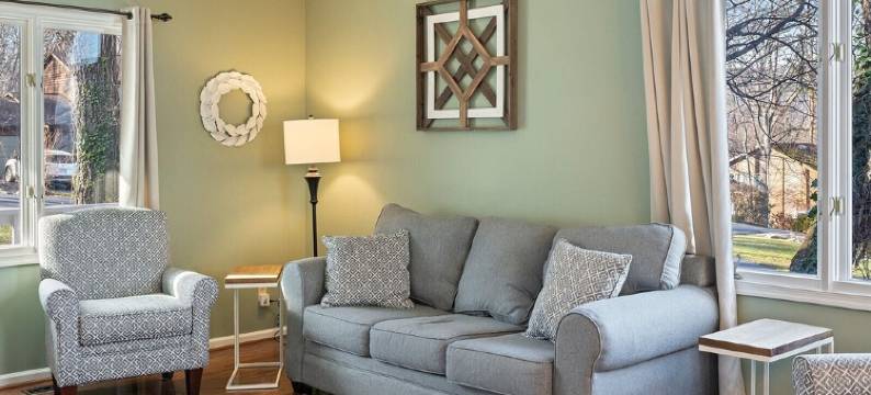 Beautiful Home with Gamers Paradise Game Room!图片