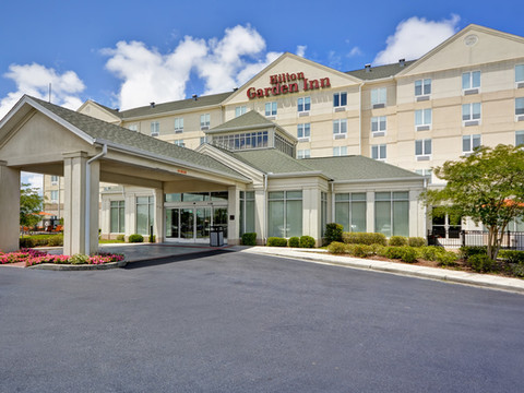 格尔夫波特机场希尔顿花园酒店