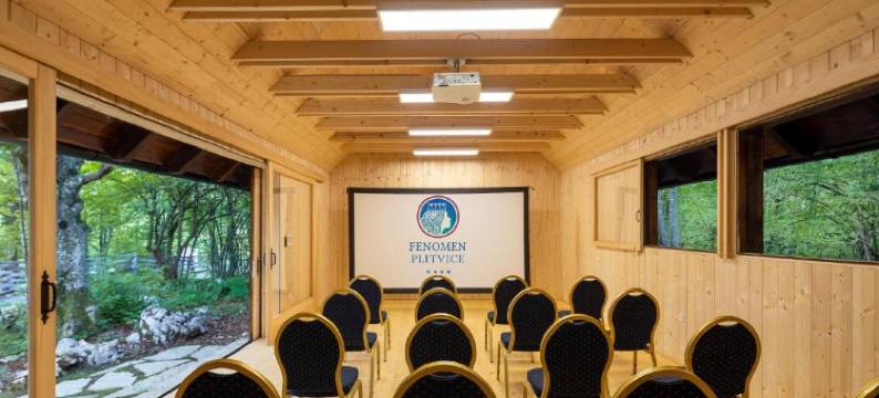 菲诺门普利特维采酒店(Fenomen Plitvice Resort)图片