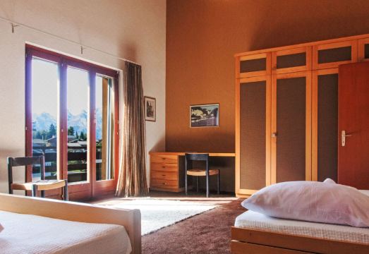 Weber 2 Hotel Overview