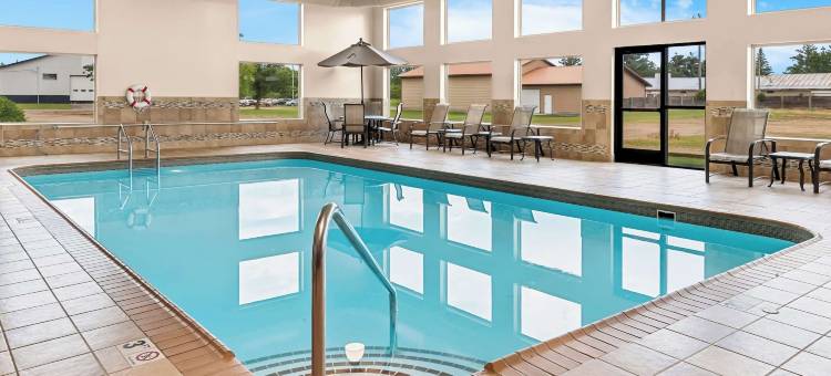Heartland Inn & Suites, SureStay Collection by Best Western图片