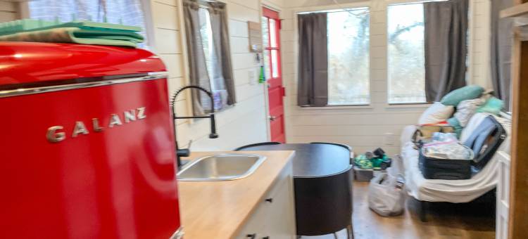 Lakefront Relaxation and Stunning Views - Charming Glamping Escape图片