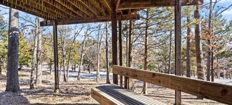 Indoor Pool and Scenic Lake Views - Stunning Treetop Retreat图片