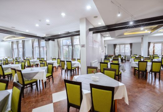 MPM Hotel Guinness Hotel Overview