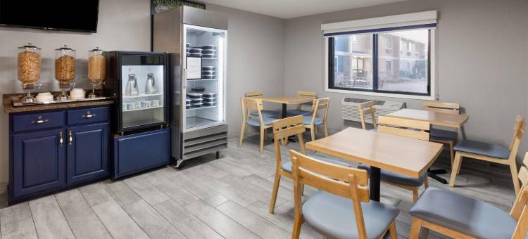 奇珀瓦福尔斯美吟温德姆酒店(AmericInn by Wyndham Chippewa Falls)图片